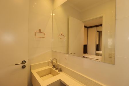 Apartamento à venda com 117m², 3 quartos e 2 vagasBanheiro da Suíte