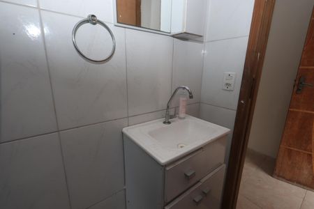 Banheiro de casa para alugar com 1 quarto, 40m² em Jardim Novo Carrao, São Paulo
