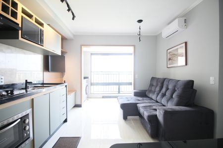 Sala/Cozinha de apartamento para alugar com 2 quartos, 44m² em Cidade Jardim, São Paulo
