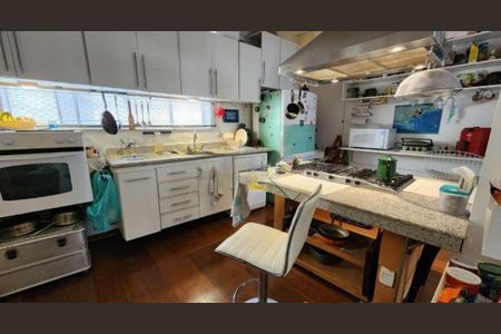 Apartamento para alugar com 3 quartos, 156m² em Cerqueira César, São Paulo