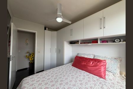 Quarto 2 de apartamento para alugar com 2 quartos, 52m² em Taquara, Rio de Janeiro