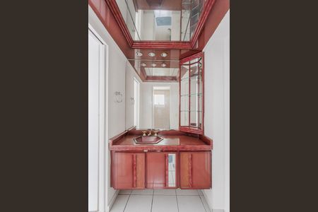 Banheiro de apartamento para alugar com 1 quarto, 33m² em Pinheiros, São Paulo