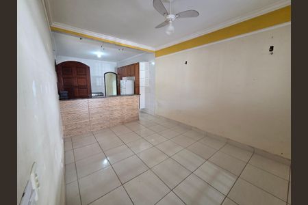 Casa para alugar com 175m², 3 quartos e 2 vagasSala