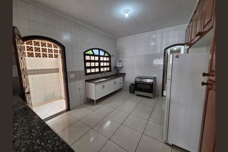 Casa para alugar com 175m², 3 quartos e 2 vagasCozinha