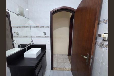 Casa para alugar com 175m², 3 quartos e 2 vagasBanheiro