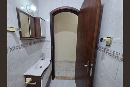 Banheiro da Suíte 1 de casa para alugar com 3 quartos, 175m² em Maracanã, Praia Grande