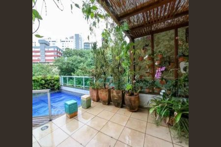 Apartamento para alugar com 230m², 4 quartos e 4 vagas
