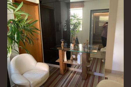 Apartamento para alugar com 230m², 4 quartos e 4 vagas