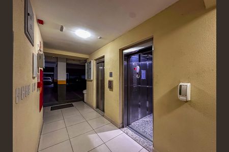 Apartamento à venda com 50m², 2 quartos e 2 vagas Apartamento à venda com 50m², 2 quartos e 2 vagasElevadores