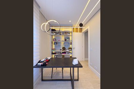 Casa à venda com 5 quartos, 700m² em Residencial Morada dos Lagos, Barueri