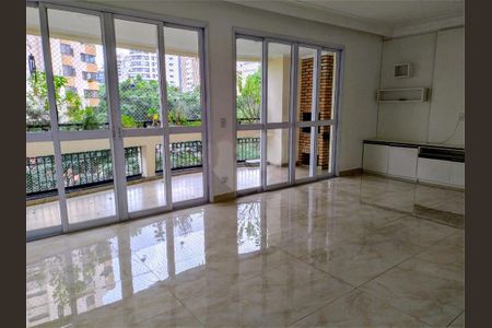 Apartamento à venda com 3 quartos, 160m² em Moema, São Paulo