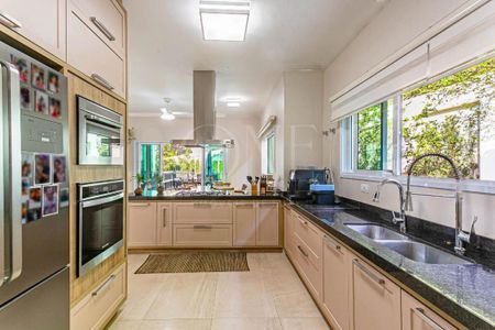 Casa à venda com 577m², 4 quartos e 6 vagas