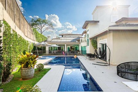 Casa à venda com 577m², 4 quartos e 6 vagas