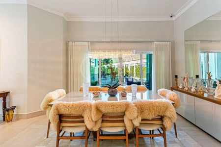 Casa à venda com 577m², 4 quartos e 6 vagas