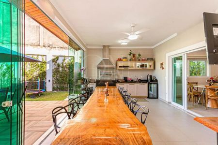 Casa à venda com 577m², 4 quartos e 6 vagas