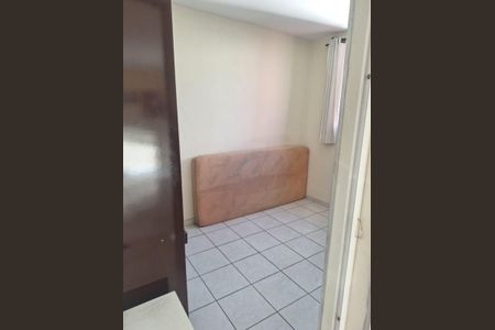Quarto de apartamento para alugar com 2 quartos, 55m² em Conjunto Promorar Raposo Tavares, São Paulo