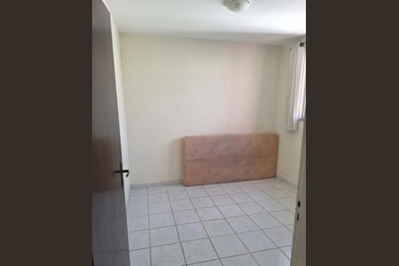 Quarto de apartamento para alugar com 2 quartos, 55m² em Conjunto Promorar Raposo Tavares, São Paulo