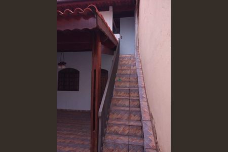 Casa à venda com 160m², 3 quartos e 5 vagasEscada