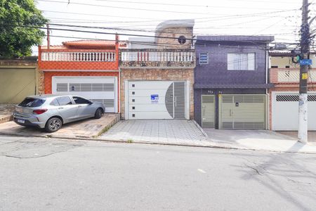 Casa para alugar com 200m², 4 quartos e 2 vagasFachada