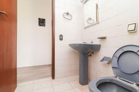 Casa para alugar com 200m², 4 quartos e 2 vagasBanheiro Social