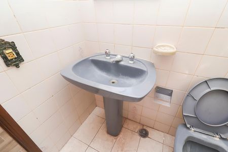Casa para alugar com 200m², 4 quartos e 2 vagasBanheiro Social