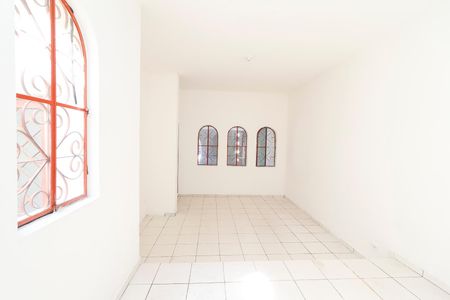 Casa para alugar com 200m², 4 quartos e 2 vagasSala