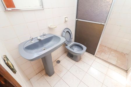 Casa para alugar com 200m², 4 quartos e 2 vagasBanheiro Social