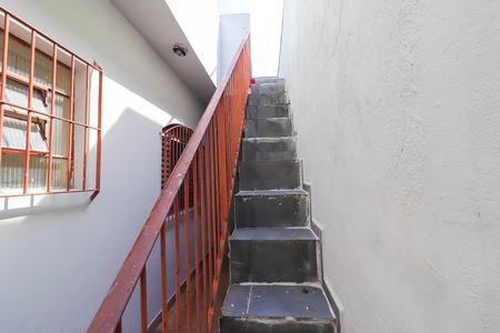 Casa para alugar com 200m², 4 quartos e 2 vagasEscada Externa