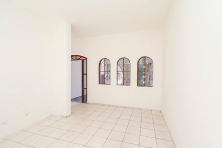 Casa para alugar com 200m², 4 quartos e 2 vagasSala
