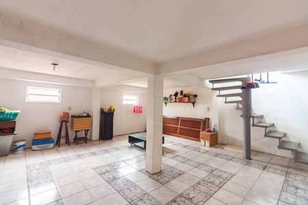 Casa à venda com 220m², 3 quartos e 2 vagasÁrea de Serviço 