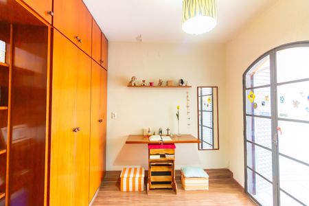 Casa à venda com 220m², 3 quartos e 2 vagasQuarto 3