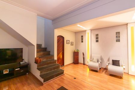 Casa à venda com 220m², 3 quartos e 2 vagasSala 
