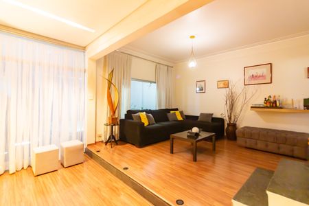 Casa à venda com 220m², 3 quartos e 2 vagasSala 