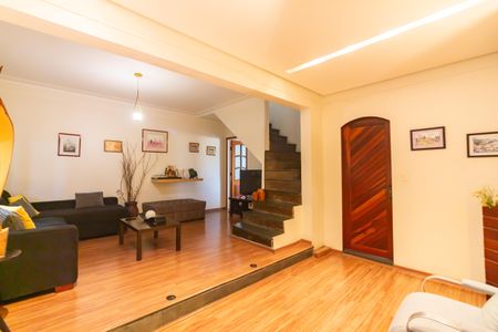 Casa à venda com 220m², 3 quartos e 2 vagasSala 