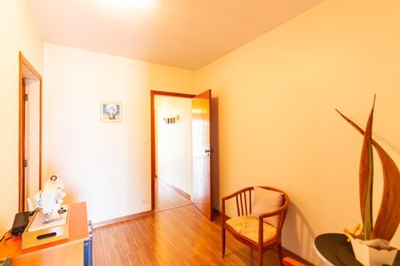 Casa à venda com 220m², 3 quartos e 2 vagasQuarto 2