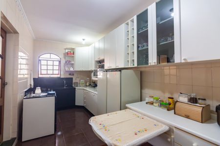 Casa à venda com 220m², 3 quartos e 2 vagasCozinha 