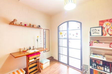 Casa à venda com 220m², 3 quartos e 2 vagasQuarto 3