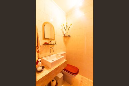 Casa à venda com 220m², 3 quartos e 2 vagasLavabo