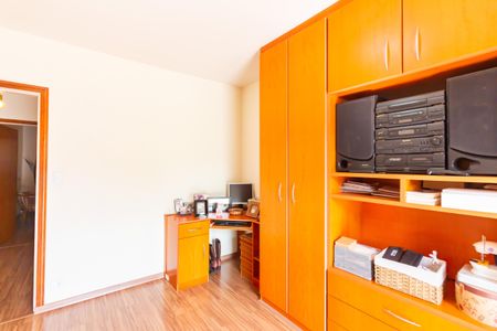 Casa à venda com 220m², 3 quartos e 2 vagasQuarto 4