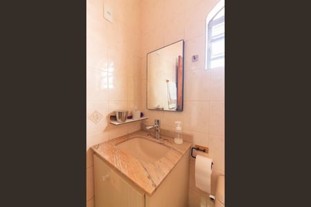 Casa à venda com 220m², 3 quartos e 2 vagasBanheiro da Suíte