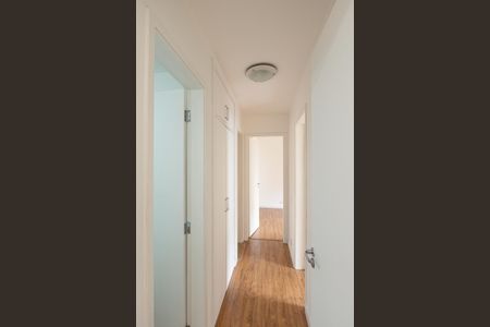 Corredor de apartamento para alugar com 2 quartos, 75m² em Itaim Bibi, São Paulo