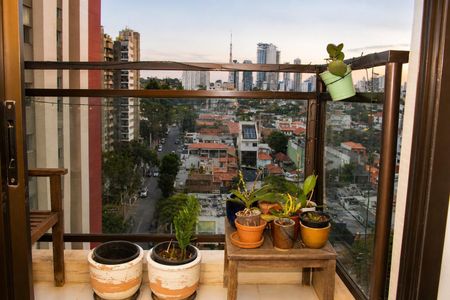 Varanda de apartamento para alugar com 2 quartos, 72m² em Vila Madalena, São Paulo