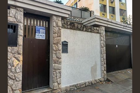 Casa à venda com 183m², 3 quartos e 1 vagaFachada