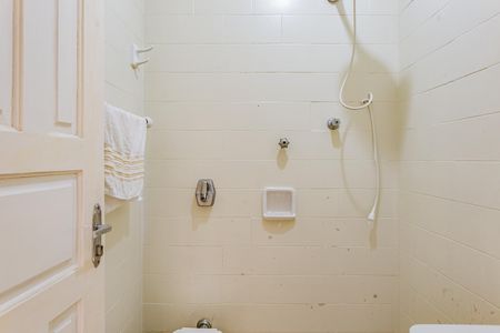 Casa à venda com 189m², 3 quartos e 2 vagas Casa à venda com 189m², 3 quartos e 2 vagasBanheiro de serviço