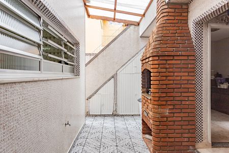 Casa à venda com 189m², 3 quartos e 2 vagas Casa à venda com 189m², 3 quartos e 2 vagasÁrea comum - Churrasqueira