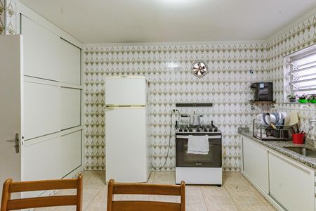 Casa à venda com 189m², 3 quartos e 2 vagas Casa à venda com 189m², 3 quartos e 2 vagasCozinha