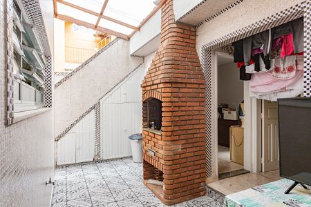 Casa à venda com 189m², 3 quartos e 2 vagas Casa à venda com 189m², 3 quartos e 2 vagasÁrea comum - Churrasqueira