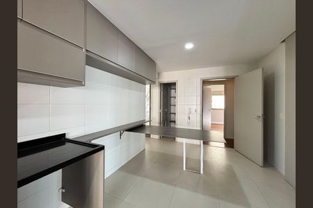 Apartamento à venda com 332m², 4 quartos e 4 vagas Apartamento à venda com 332m², 4 quartos e 4 vagasCozinha