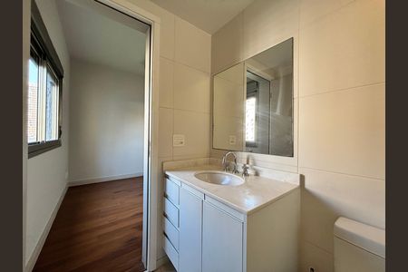 Apartamento à venda com 332m², 4 quartos e 4 vagas Apartamento à venda com 332m², 4 quartos e 4 vagasBanheiro Quarto 2
