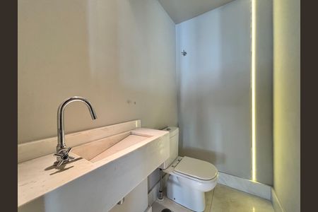 Apartamento à venda com 332m², 4 quartos e 4 vagas Apartamento à venda com 332m², 4 quartos e 4 vagasLavabo